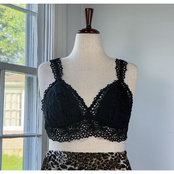 Aerie Black Lace Bralette Size XL Adjustable Straps Minimalist Goth Stretch - Picture 1 of 10
